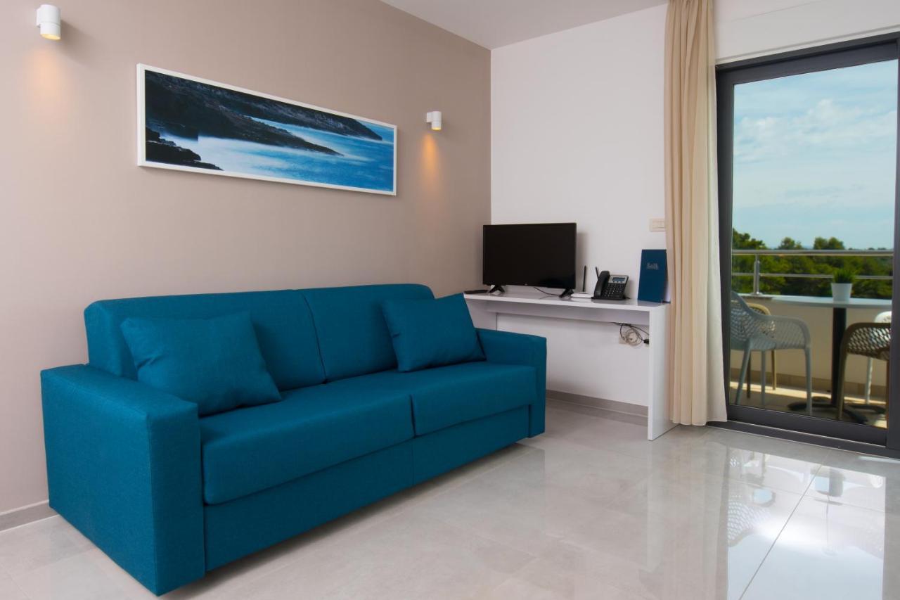 Aparthotel Punta Blu - Pool & Spa Premantura Exterior photo