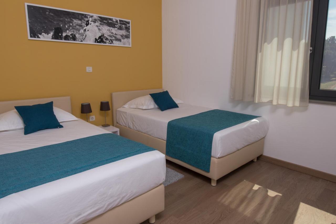 Aparthotel Punta Blu - Pool & Spa Premantura Exterior photo