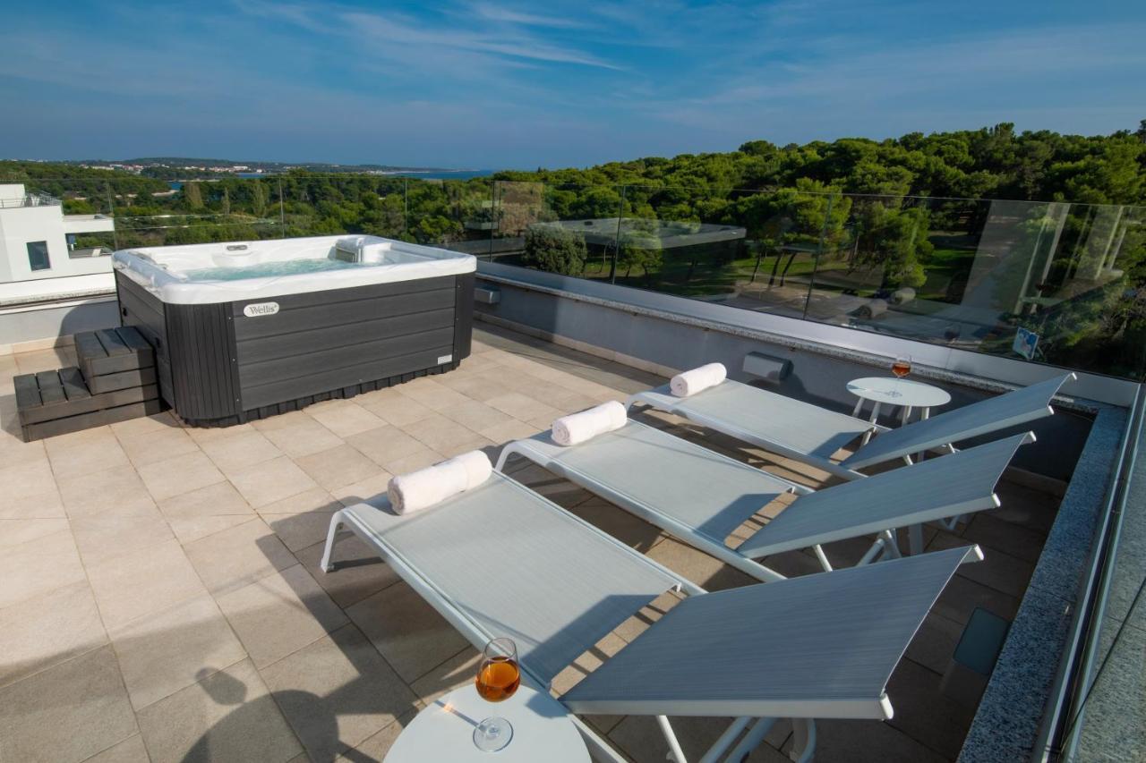 Aparthotel Punta Blu - Pool & Spa Premantura Exterior photo